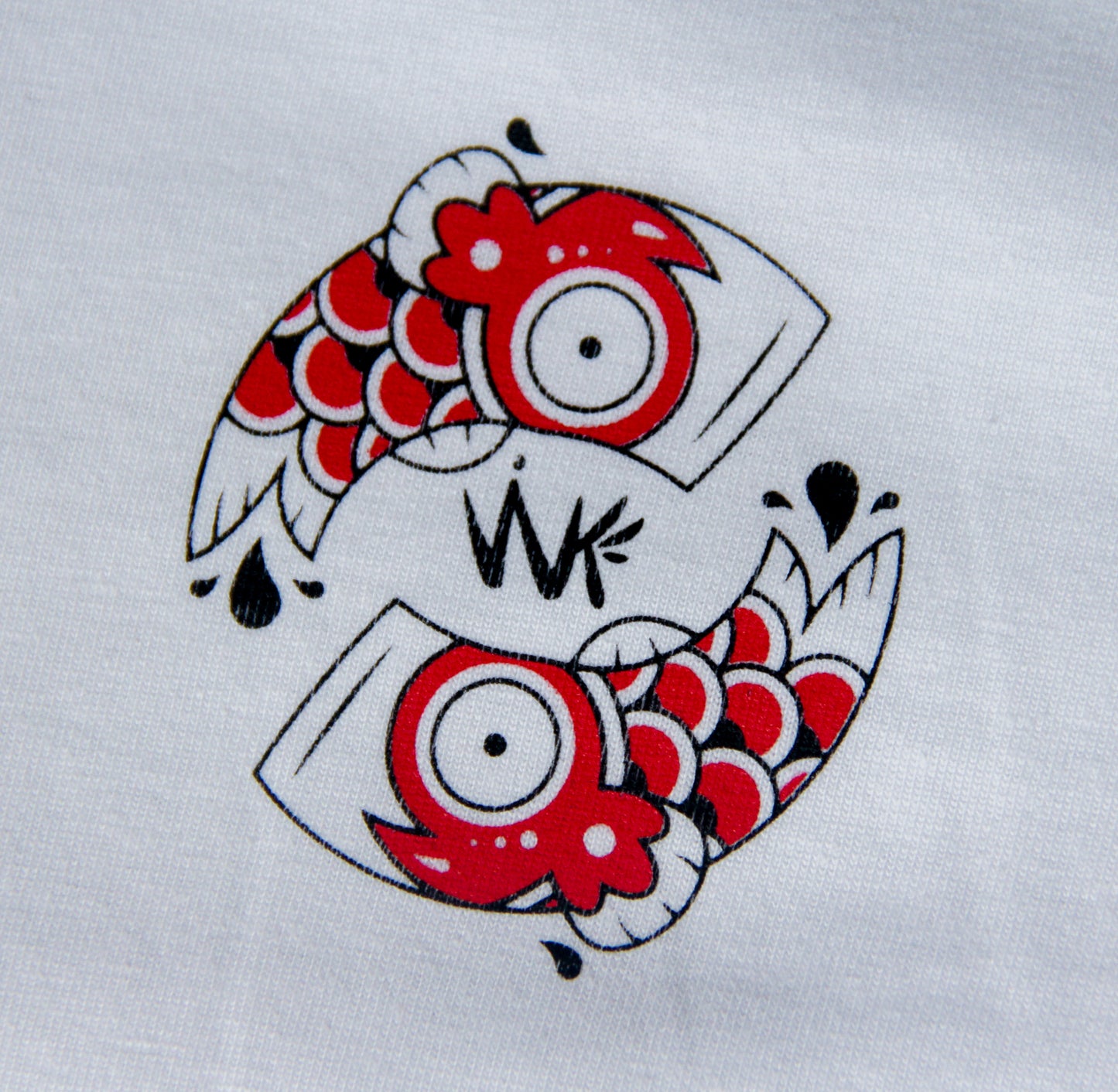 Sérigraphie bicouleur artisanale. Carpes rouges et noir. Logo Wink