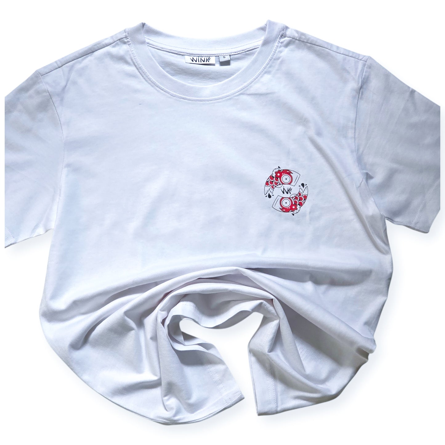 Etiquette et Logo wink serigraphie bicouleur sur un t-shirt 